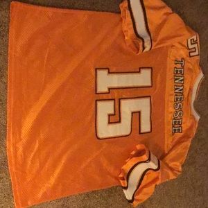 Men’s Tennessee Volunteers football jersey.